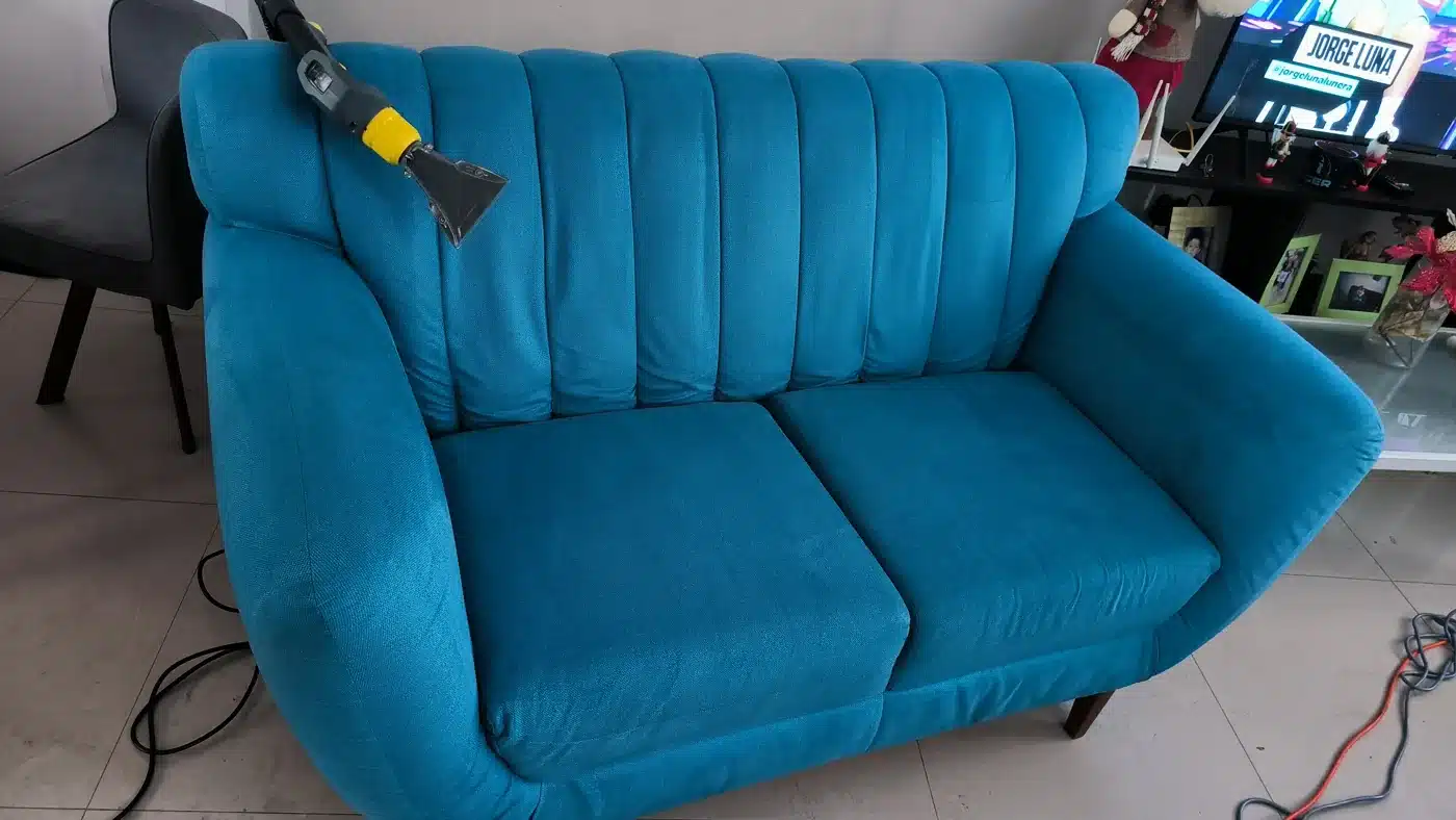 Después de sofá de tela tras limpieza profesional Cleango